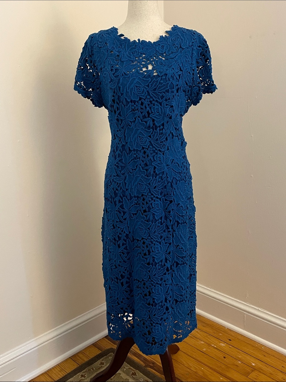 Elie Tahari Blue Floral Lace Sheath Dress Size 10